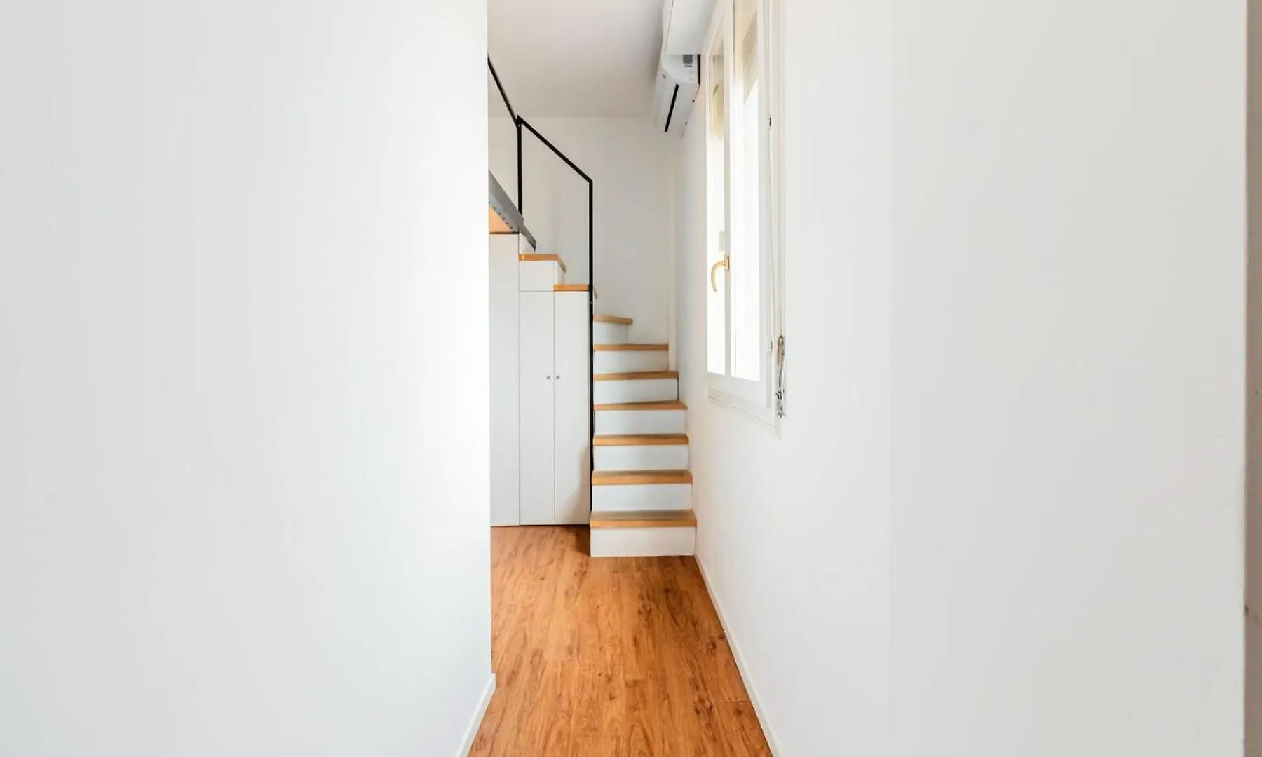 Apartment Homeby, Cozy Penthouse Milan