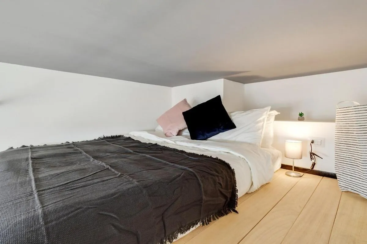 Apartment Homeby, Cozy Penthouse Milan Italy
