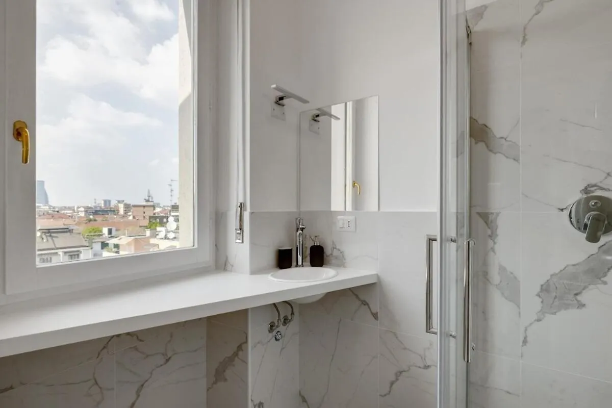 Apartment Homeby, Cozy Penthouse Milan Italy