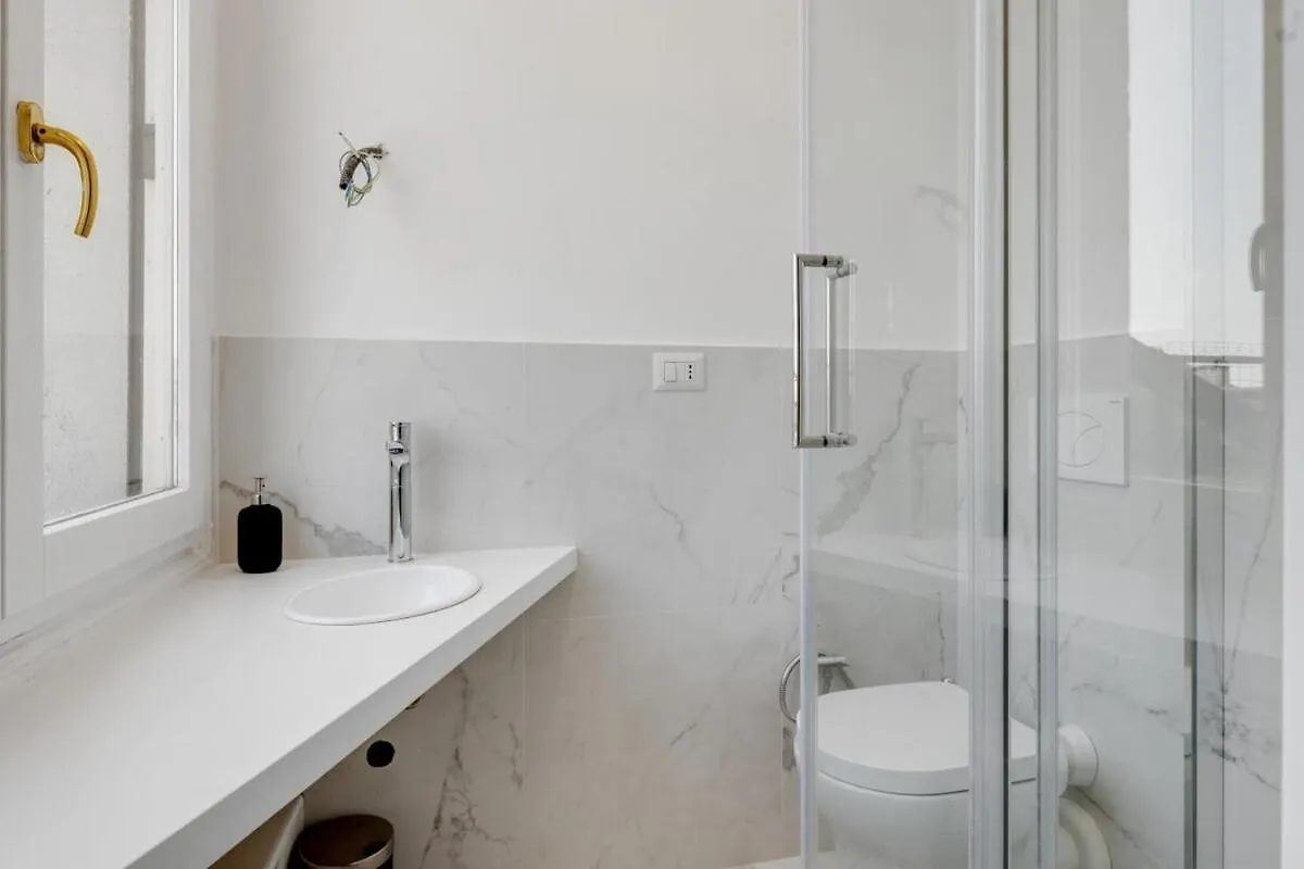 Apartment Homeby, Cozy Penthouse Milan